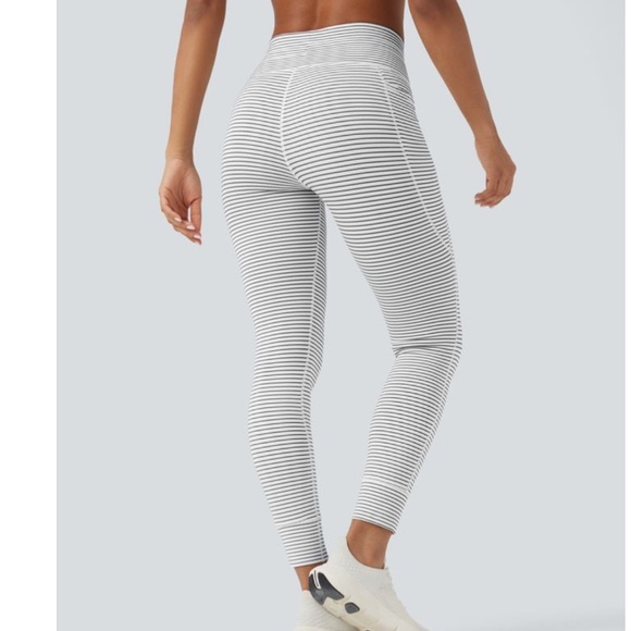 HALARA Black and White Striped Leggings NWOT activewear streetwear every day M - Picture 2 of 7